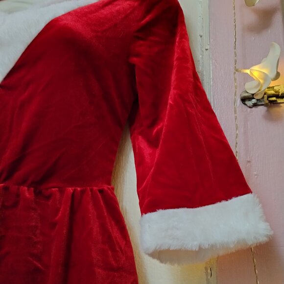 RSLove (M) Red Velvet with Faux Fur Trim Hooded Mini Ms. Clause Dress - Picture 4 of 9